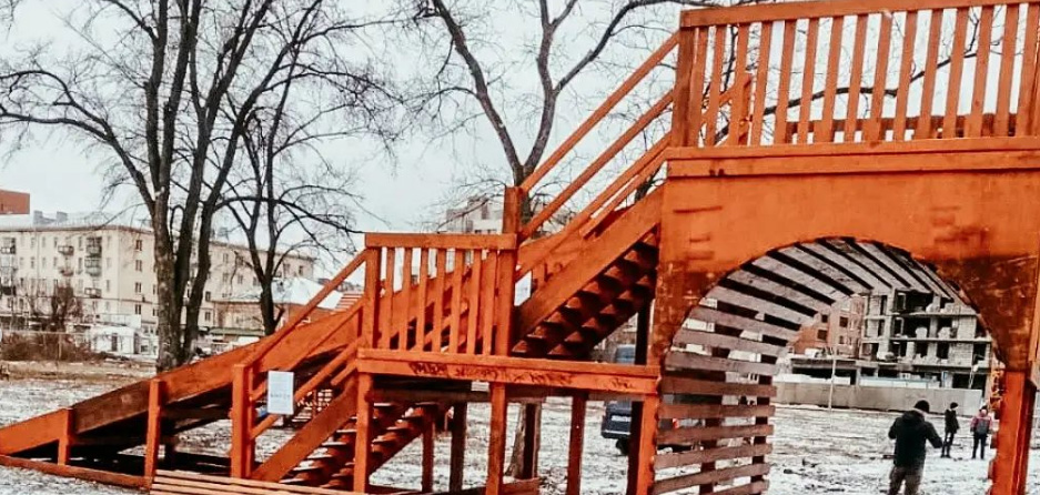 Горки пенза. Деревянный горки в Набережных Челнах. В Набережных Челнах отказались от деревянных горок.