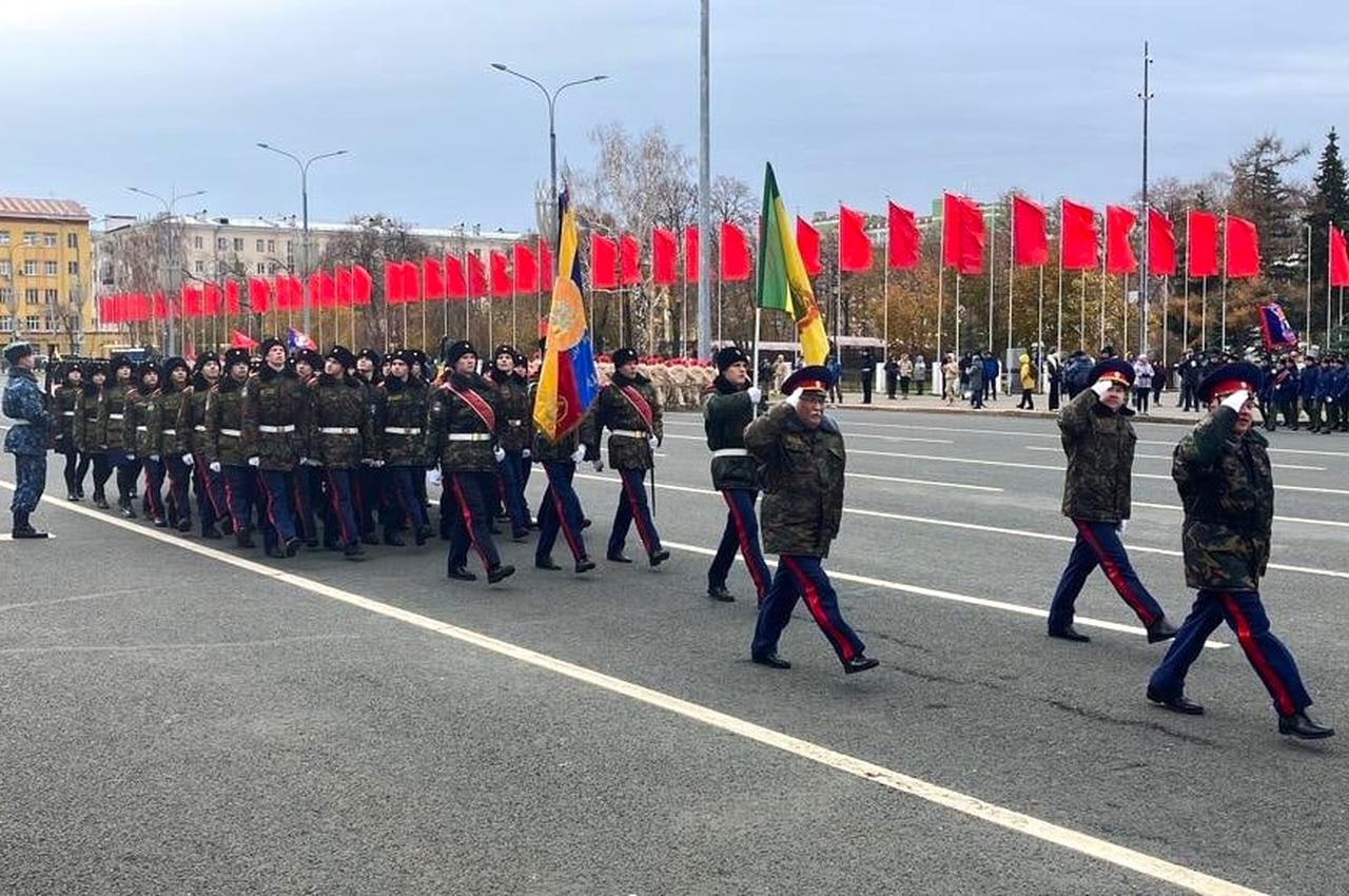 Пензенцы приняли участие в Параде Памяти в Самаре | 07.11.2023 | Пенза -  БезФормата